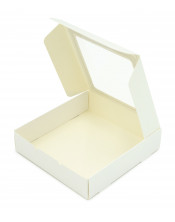 Balta sausainių dėžutė su langeliu