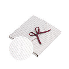 Baltas vokelis su auksinėmis juostelėmis | 155x155x10 mm | Superbox