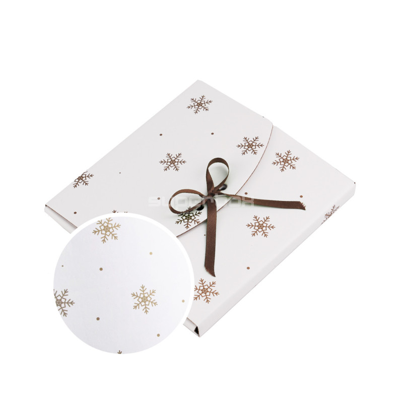 Baltas nedidelis vokelis su snaigėmis | 155x155x10 mm | Superbox