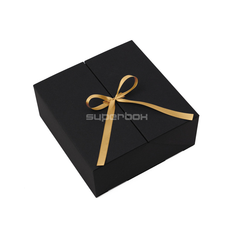 Квадратная двойная дверь Black Box со встроенной золотой лентой