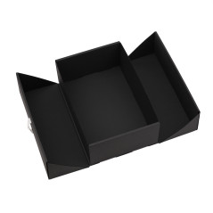 Dvigubų durų juoda dėžutė su aukso juostele | 220x150x85 mm | Superbox