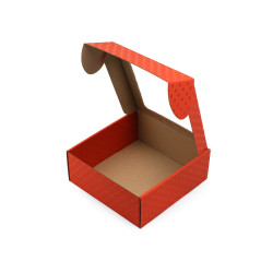 Raudona dėžutė su širdelėmis ir langeliu