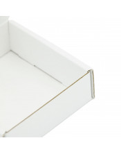 Balta mini dėžutė iš mikrogofros su langeliu