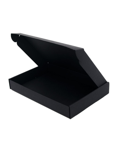 Nedidelė matinė juoda 3 cm aukščio dovanų dėžutė