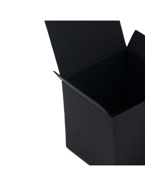 Melnā kaste - kuba formā