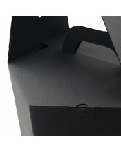 Melnā dāvanu kaste Lietuvas koka kūkai