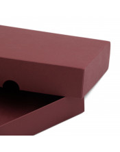 Bordo spalvos dėžutė su dangteliu papuošalams
