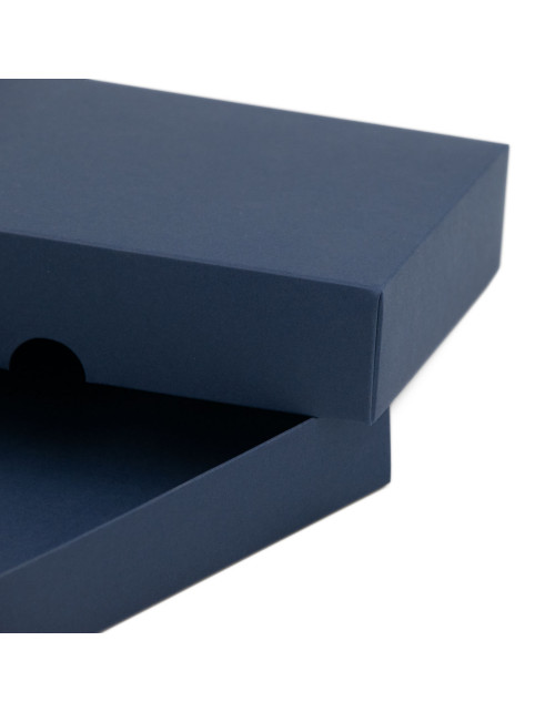 Mėlyna dėžutė su dangteliu papuošalams pakuoti