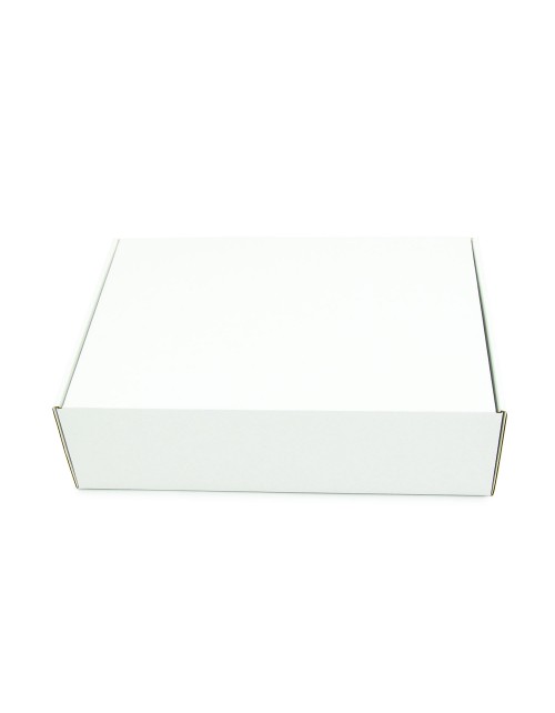 Dāvanu kaste baltā krāsā, A4 izmērā