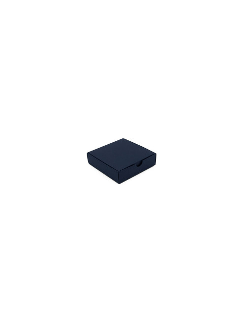 Maža tamsiai mėlyna kvadratinė dėžutė įleidžiamu dangteliu iš kartono
