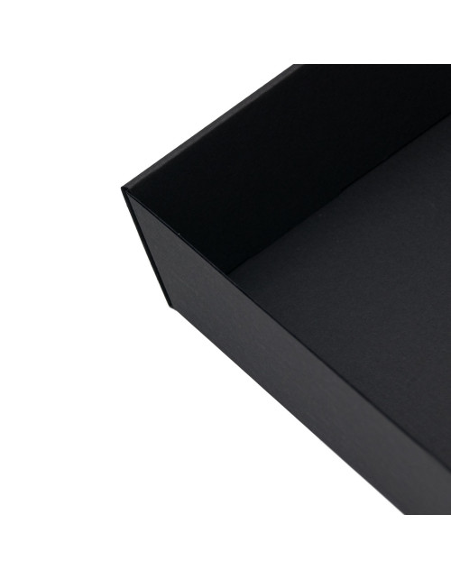 Greito uždarymo didelė juoda dėžė su langeliu rūbams pakuoti