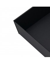 Greito uždarymo didelė juoda dėžė su langeliu rūbams pakuoti