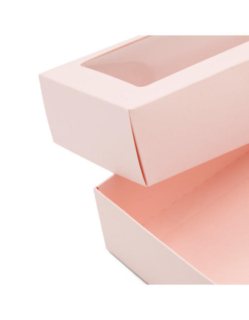 Gaiši rozā divu gabalu kartona dāvanu kastīte ar logu