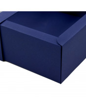 Mėlyna prabangi kartono dėžutė su įmaute ir langeliu