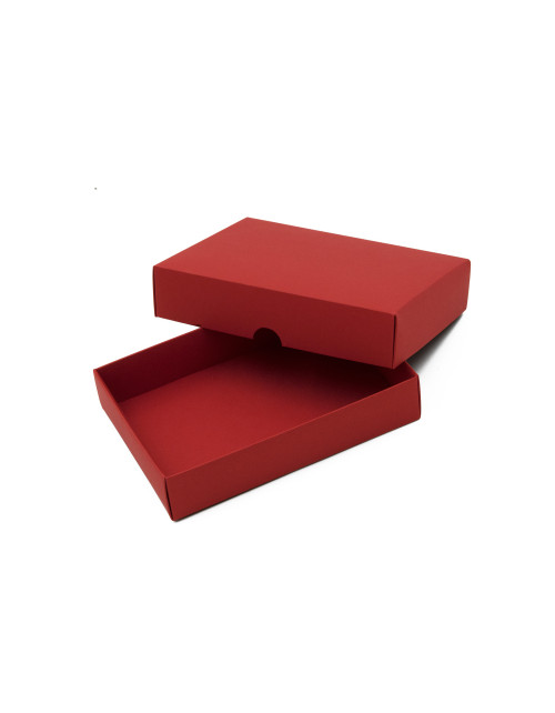 Sarkana kartona kaste ar vāku maciņam