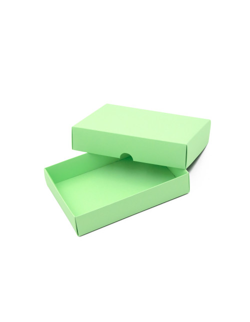 Šviesiai žalios spalvos kartono dėžutė su dangteliu
