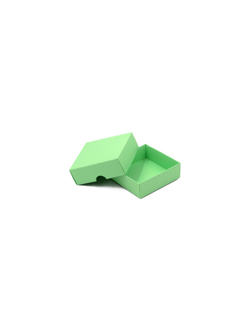 Divdaļīga maza kvadrātveida smaragda dāvanu kastīte