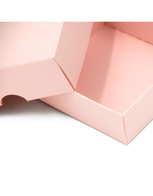 Persiku krāsas divu gabalu maza kvadrātveida kartona dāvanu kastīte