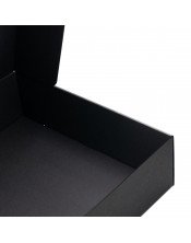 Liela melna kvadrātveida ātrās aizvēršanas kaste