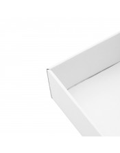 Maža balta dėžutė atverčiamu dangteliu iš mikrogofros