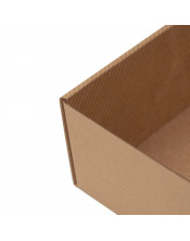 Ruda kvadratinė dovanų dėžutė su langeliu ir linijų raštu
