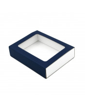 Dovanų dėžutė su mėlyna įmaute, baltu dugnu ir langeliu