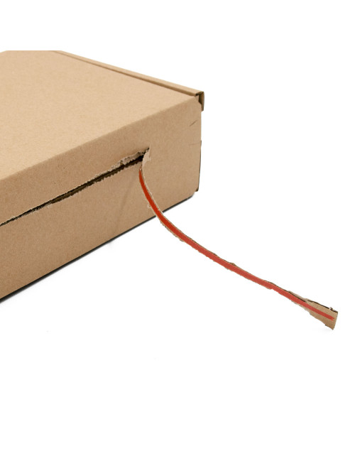Коричневая коробка с отрывным скотчем из гофрированного картона