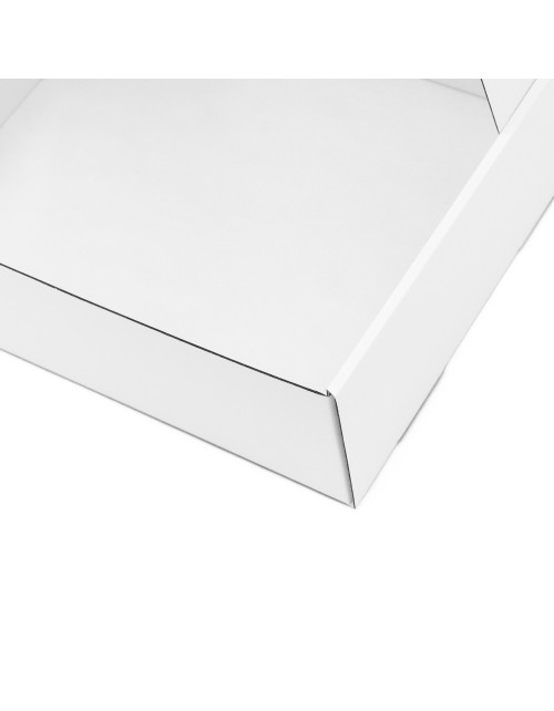 Balta  dėžutė su  langeliu