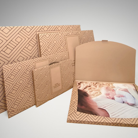 Dėžės drobėms su plastiko rankena