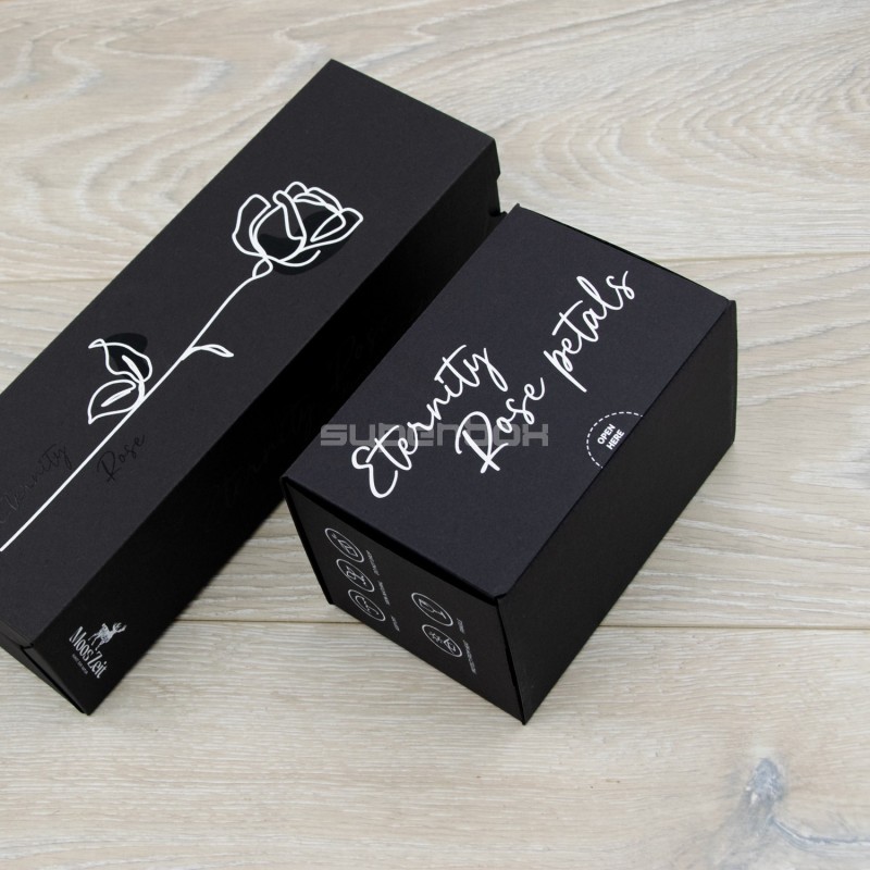 Коробка с вкладышем для стабилизированных роз