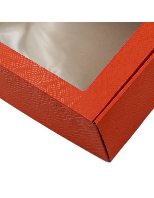 Raudonos spalvos prailginta PREMIUM dovanų dėžutė  su langeliu ir širdžių raštu