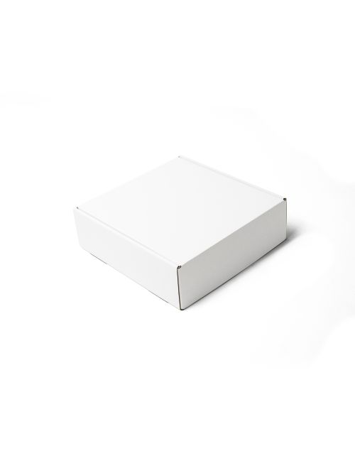 Daili balta nedidelė dovanų dėžutė, 6 cm aukščio